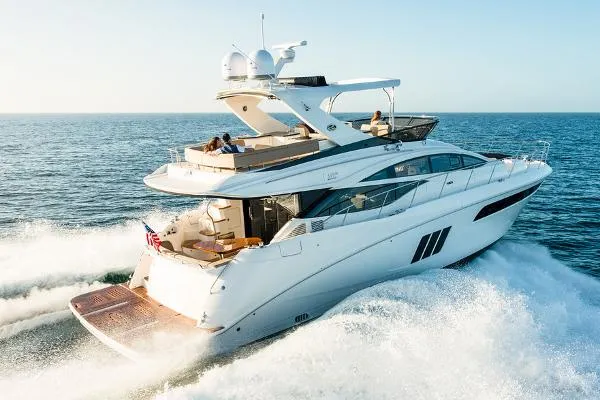 Slide: The Image of Sea Ray L590 Fly 2015 - 3