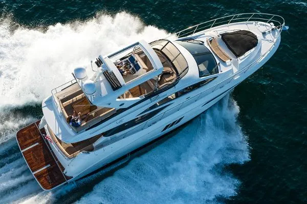 Slide: The Image of Sea Ray L590 Fly 2015 - 4