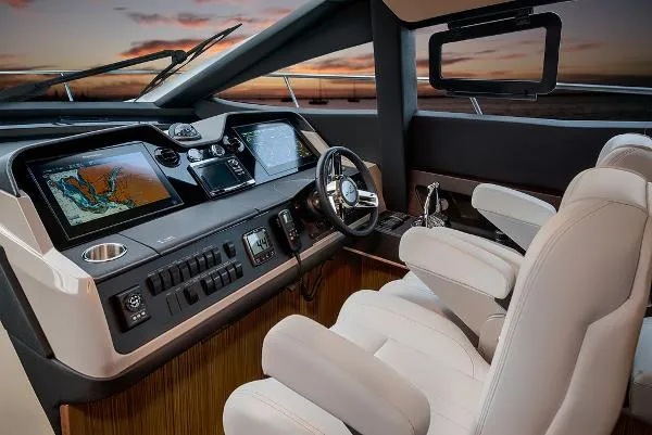 Slide: The Image of Sea Ray L590 Fly 2015 - 6