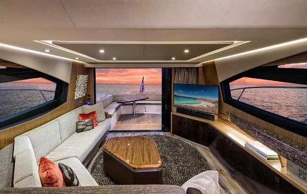 Slide: The Image of Sea Ray L590 Fly 2015 - 9