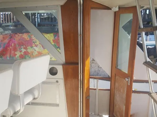 Slide: The Image of Hatteras Tri Cabin 1970 - 7
