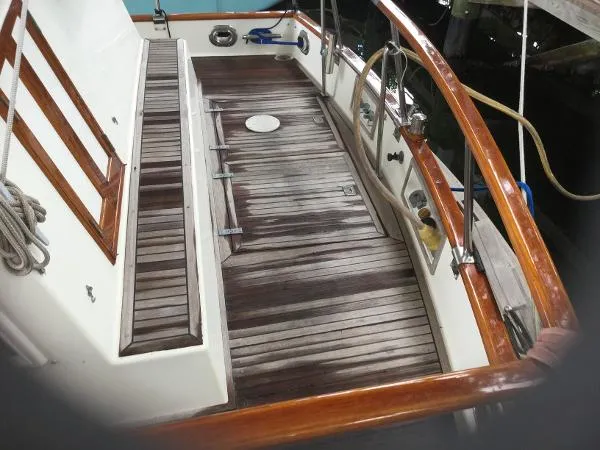 Slide: The Image of Grand Banks Classic 1991 - 5