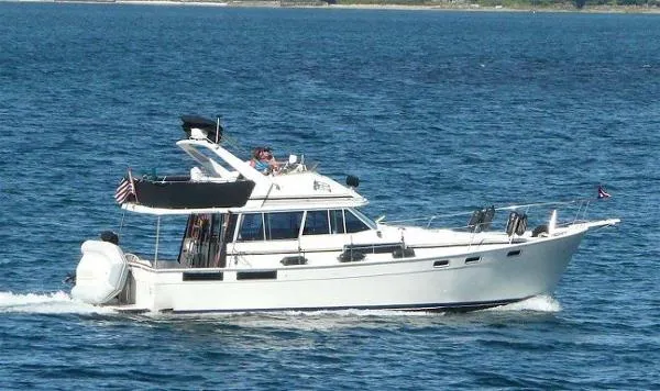 Slide: The Image of Bayliner 3870 1987 - 0
