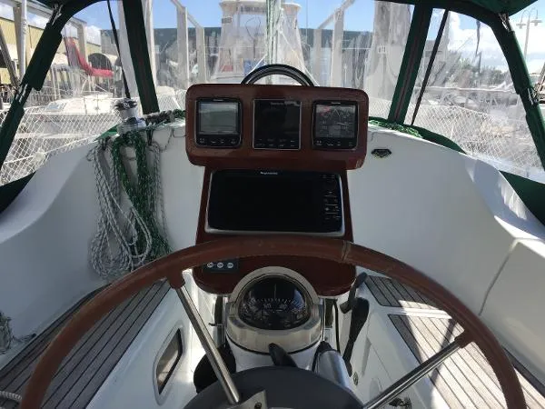 Slide: The Image of Beneteau 323 Keel Centerboard 2005 - 8