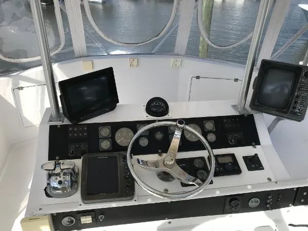 Slide: The Image of Pace 40 Sport Fisherman 1989 - 3