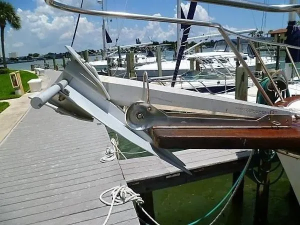 Slide: The Image of Ocean Alexander 43 (Tri-Cabin Trunk Classic) 1981 - 6