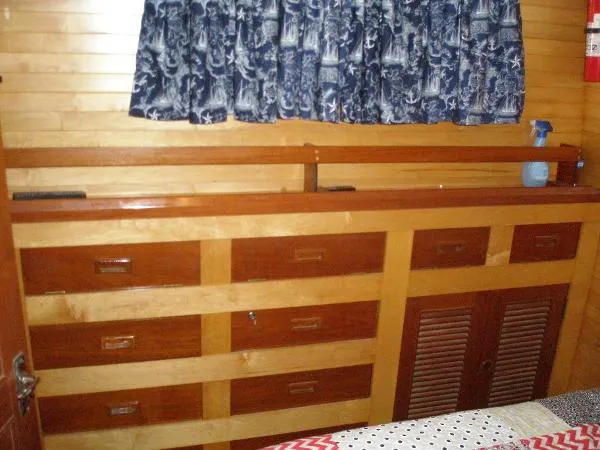 Slide: The Image of Ocean Alexander 43 (Tri-Cabin Trunk Classic) 1981 - 9