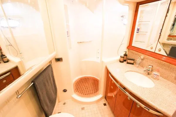 Slide: The Image of Sea Ray 680 Sun Sport 2004 - 10