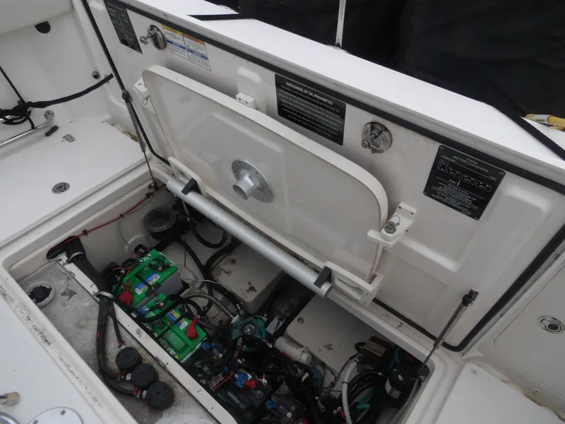 Slide: The Image of Boston Whaler 315 Conquest 2015 - 17