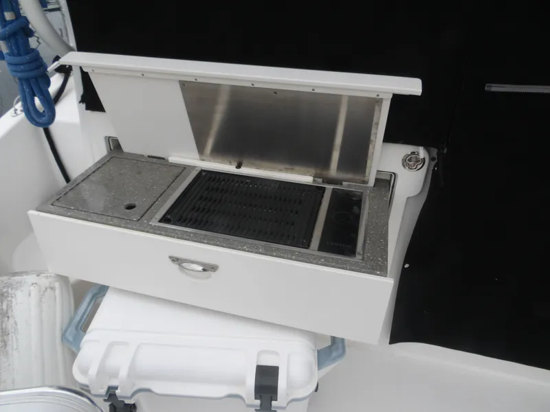 Slide: The Image of Boston Whaler 315 Conquest 2015 - 19