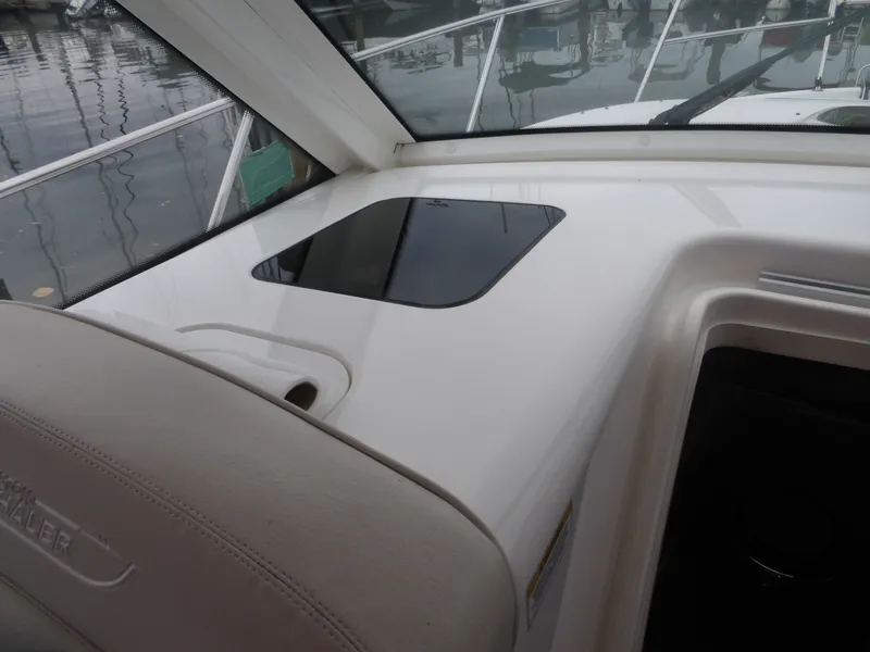 Slide: The Image of Boston Whaler 315 Conquest 2015 - 22