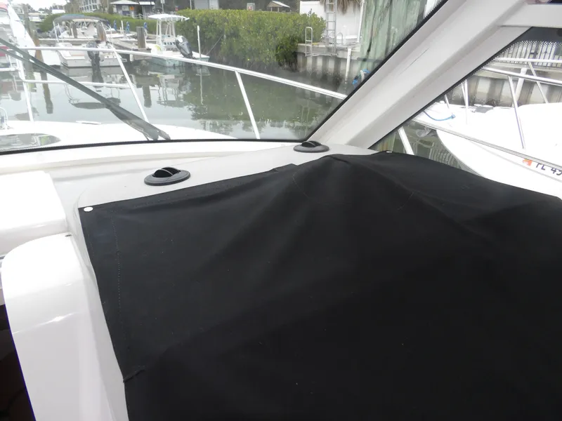 Slide: The Image of Boston Whaler 315 Conquest 2015 - 23
