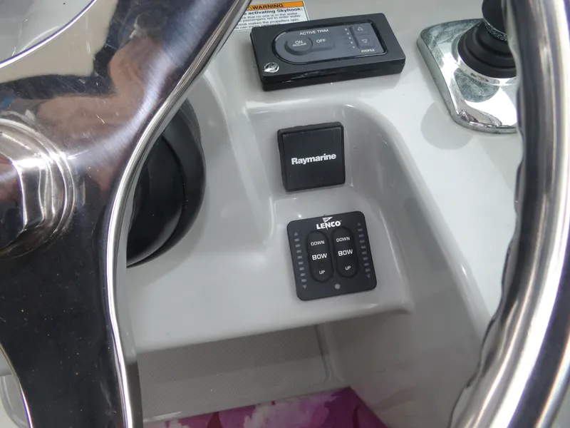 Slide: The Image of Boston Whaler 315 Conquest 2015 - 37