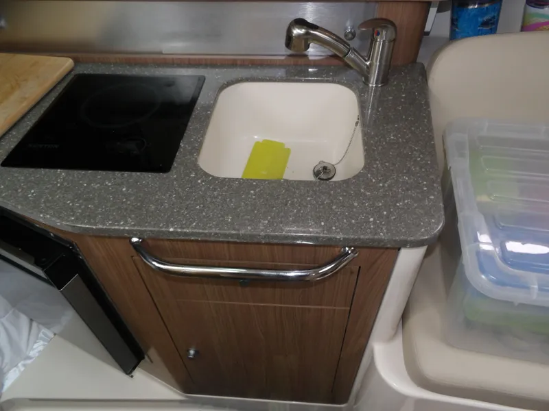 Slide: The Image of Boston Whaler 315 Conquest 2015 - 44