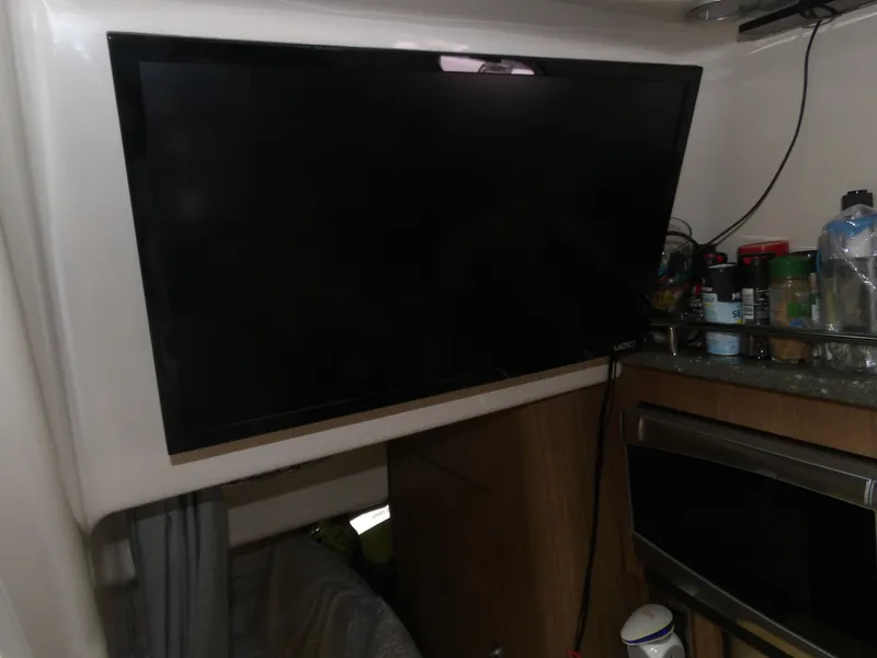 Slide: The Image of Boston Whaler 315 Conquest 2015 - 51