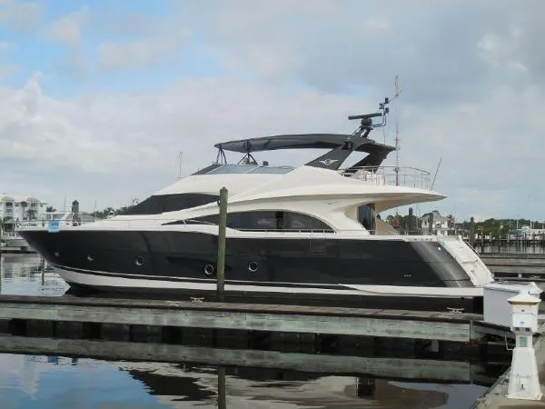 Slide: The Image of Marquis 720 Fly 2016 - 1
