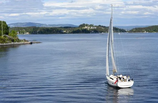 Slide: The Image of Dufour 412 2020 - 2