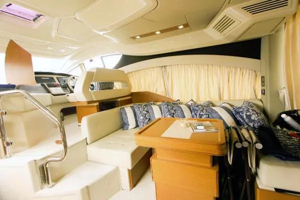 Slide: The Image of Azimut Flybridge 2016 - 4