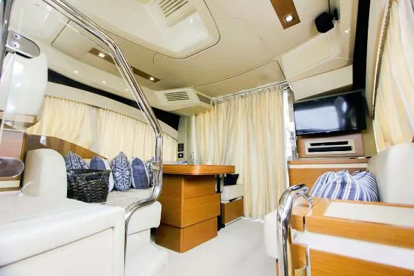 Slide: The Image of Azimut Flybridge 2016 - 5
