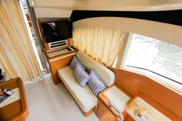 Slide: The Image of Azimut Flybridge 2016 - 7