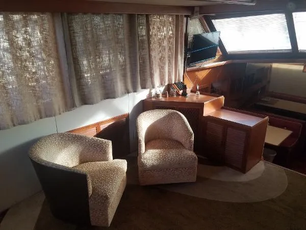 Slide: The Image of Marine Trader 43 Tradewinds Motor Yacht 1988 - 6