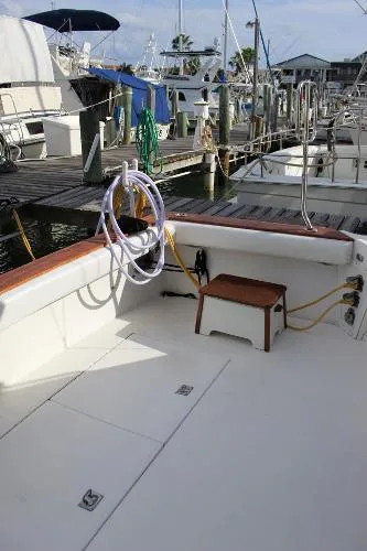 Slide: The Image of Sea Ray 430 Convertible 1988 - 5