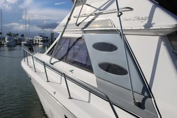 Slide: The Image of Sea Ray 430 Convertible 1988 - 9