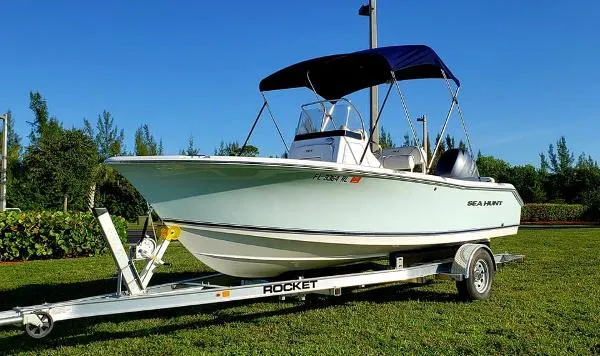 Slide: The Image of Sea Hunt Ultra 196 2014 - 0