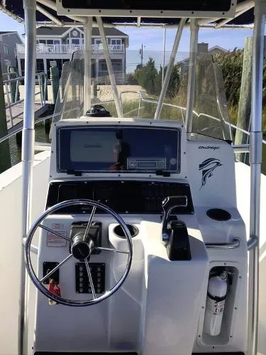 Slide: The Image of Boston Whaler 23 Outrage 2001 - 8