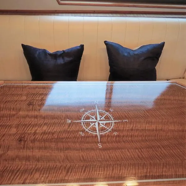 Slide: The Image of Hatteras 61 Motor Yacht Stabilized 1980 - 11