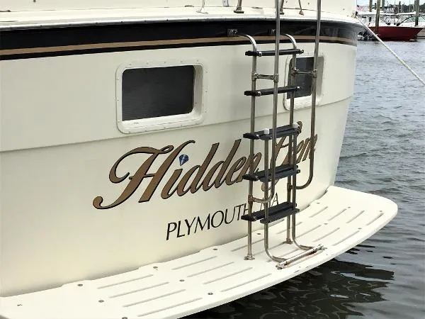 Slide: The Image of Hatteras 61 Motor Yacht Stabilized 1980 - 4
