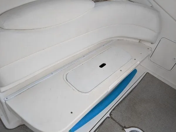 Slide: The Image of Sea Ray Sundancer 1999 - 11