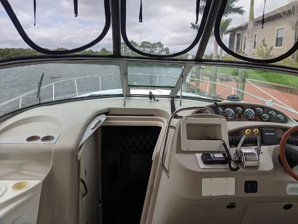 Slide: The Image of Sea Ray Sundancer 1999 - 5