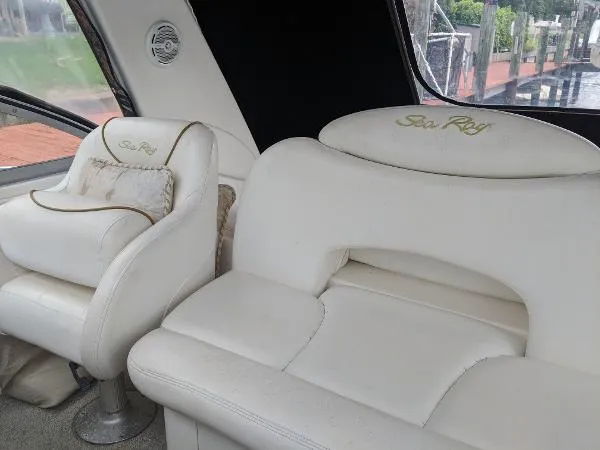 Slide: The Image of Sea Ray Sundancer 1999 - 8