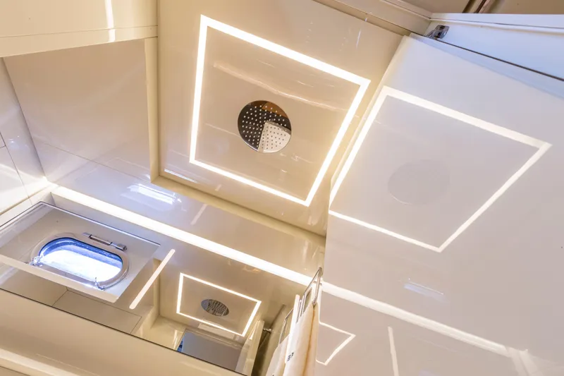 Slide: The Image of CNM Continental 54 2027 - 32