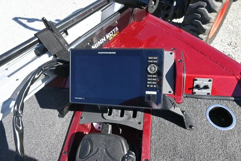 Slide: The Image of 2026 Vexus AVX 2100 boat dashboard with Humminbird Xplore 10 and Minn Kota Ultrex. - 5