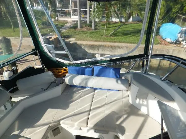 Slide: The Image of Albin 32+2 Command Bridge 1997 - 11