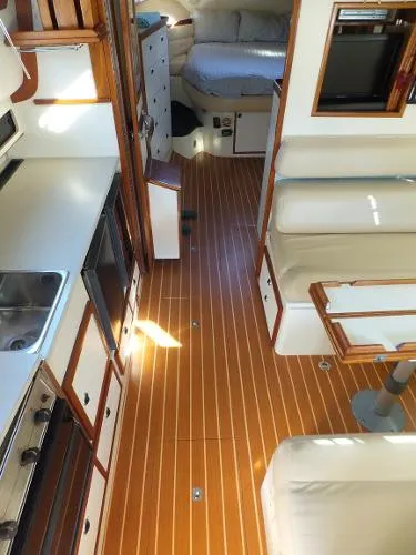 Slide: The Image of Albin 32+2 Command Bridge 1997 - 3