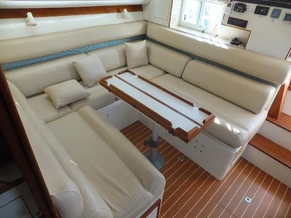 Slide: The Image of Albin 32+2 Command Bridge 1997 - 6