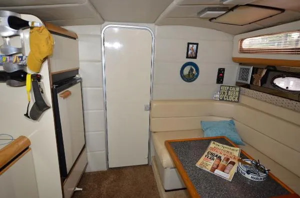 Slide: The Image of Bayliner 3255 Avanti 1989 - 11