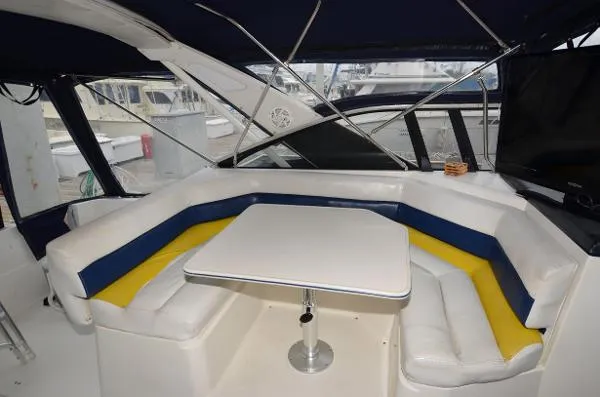 Slide: The Image of Bayliner 3255 Avanti 1989 - 8