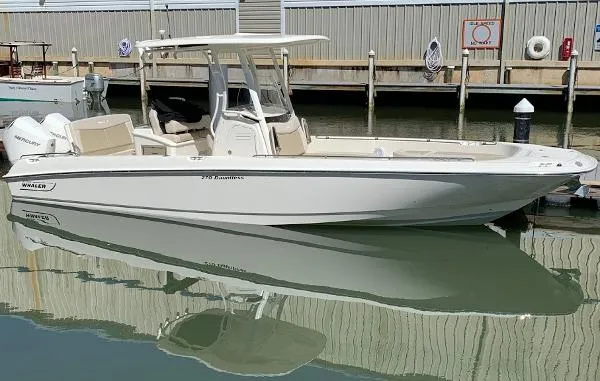 Slide: The Image of Boston Whaler 270 Dauntless 2019 - 0