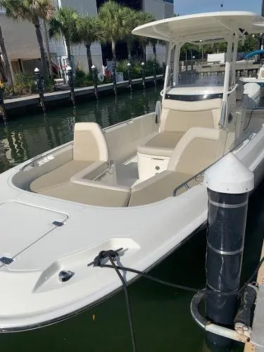 Slide: The Image of Boston Whaler 270 Dauntless 2019 - 4
