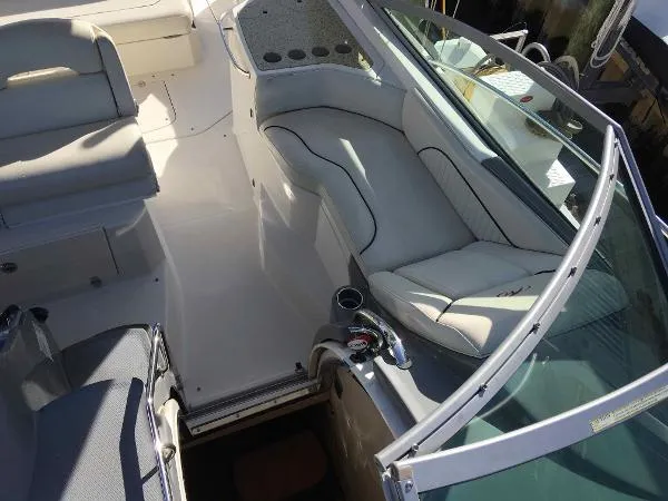 Slide: The Image of Monterey 330 Sport Yacht 2007 - 4