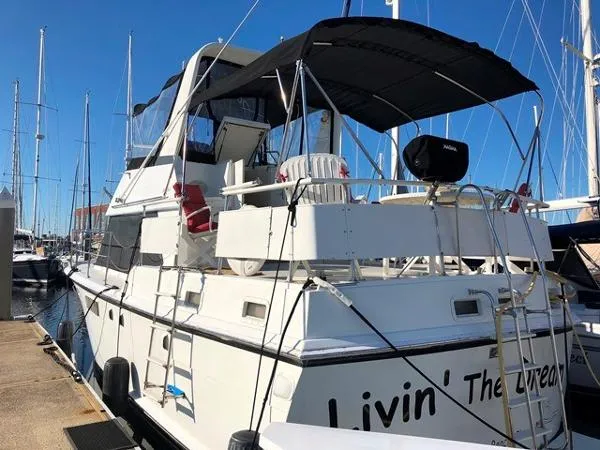 Slide: The Image of Hatteras 38 Double Cabin 1972 - 1