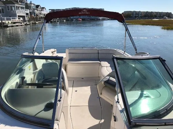 Slide: The Image of Monterey MONTURA 248 LS 2007 - 9