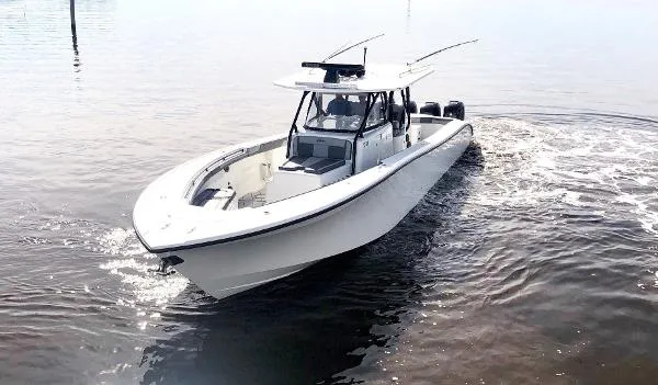 Slide: The Image of Yellowfin 42 2014 - 8