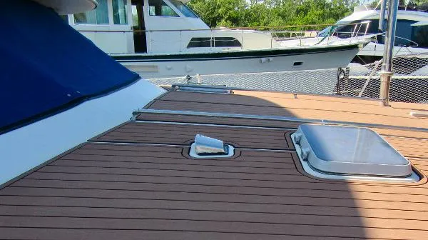 Slide: The Image of Bayliner 3870 Motoryacht-Long Range Cruiser 1984 - 9