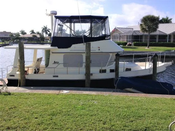 Slide: The Image of Albin 36 Albin Express Trawler 2001 - 1