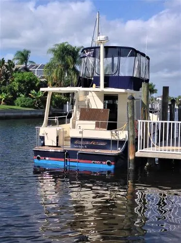 Slide: The Image of Albin 36 Albin Express Trawler 2001 - 2